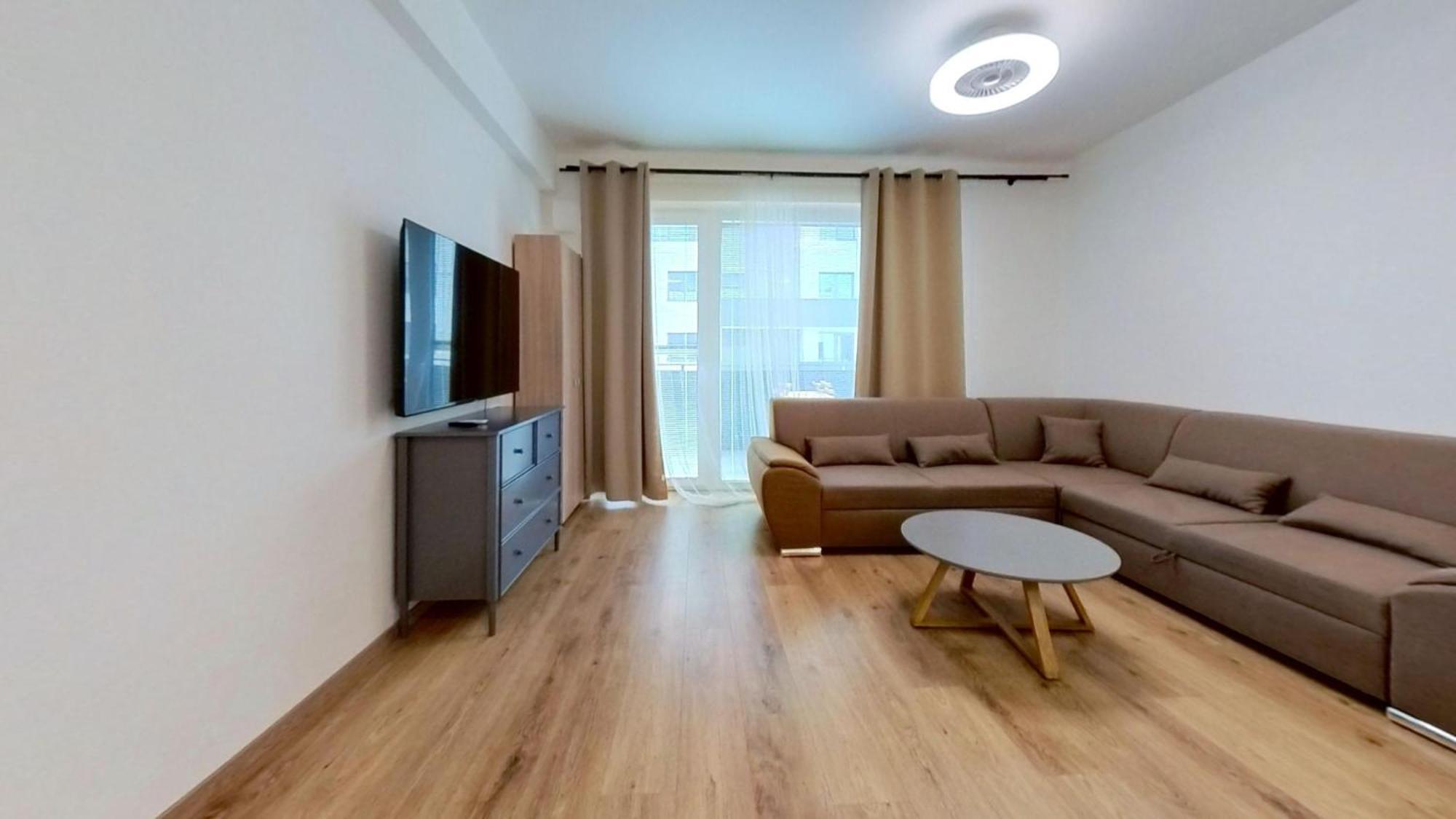 Air-Conditioned 2 Room Apartment, Balcony, New Building, 201 Rovinka Екстериор снимка